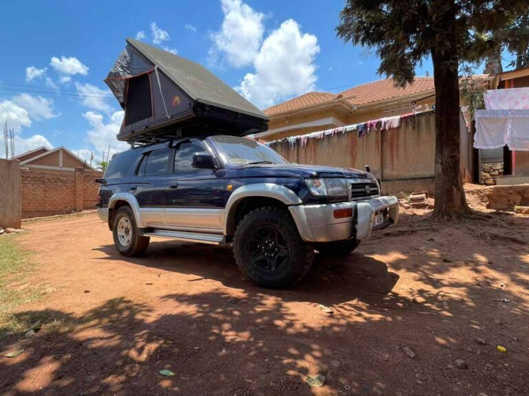 4x4 Toyota Surf with Rooftop Tent