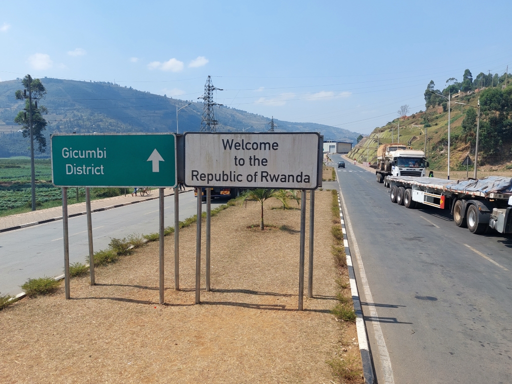Can you drive fom Uganda to Rwanda