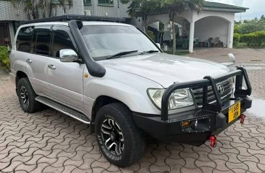 Toyota Land Cruiser v8